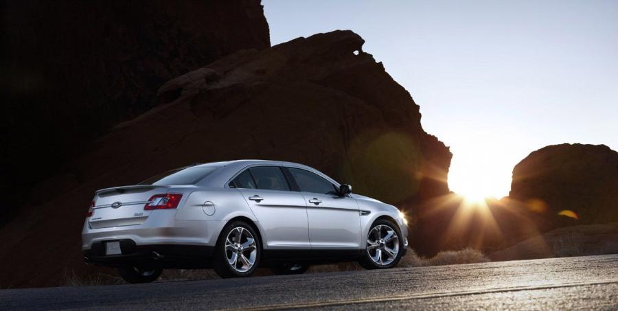  Ford Taurus SHO 2010 года  (фото 141 из 248)